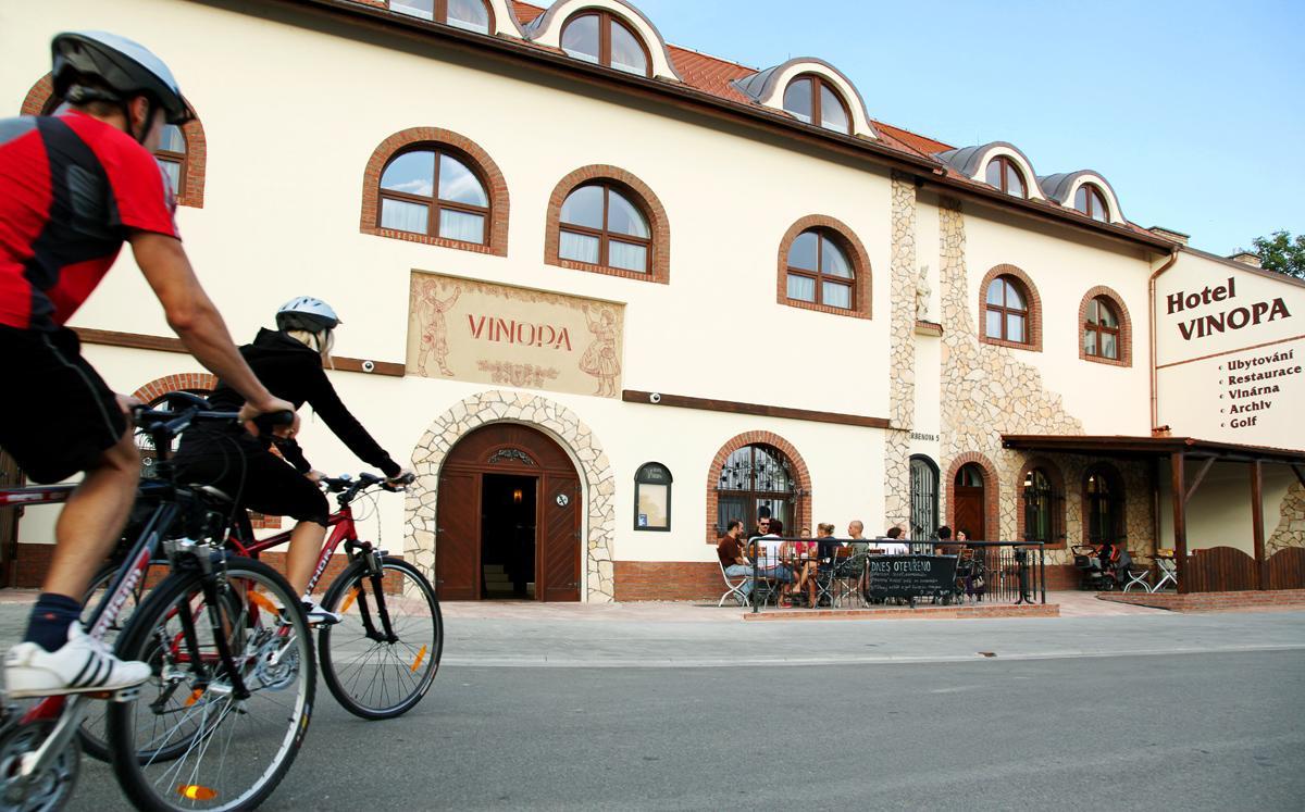 Hotel Vinopa Hustopeče 外观 照片
