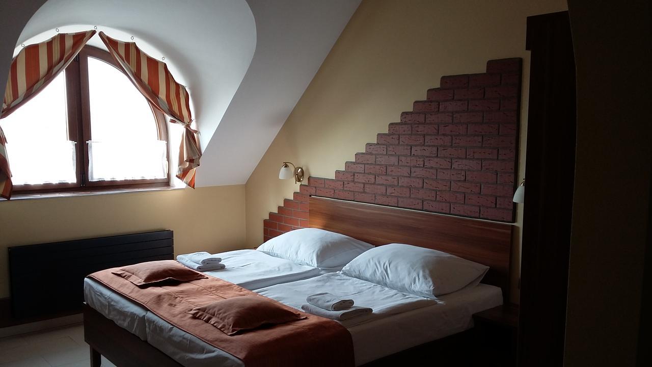 Hotel Vinopa Hustopeče 外观 照片