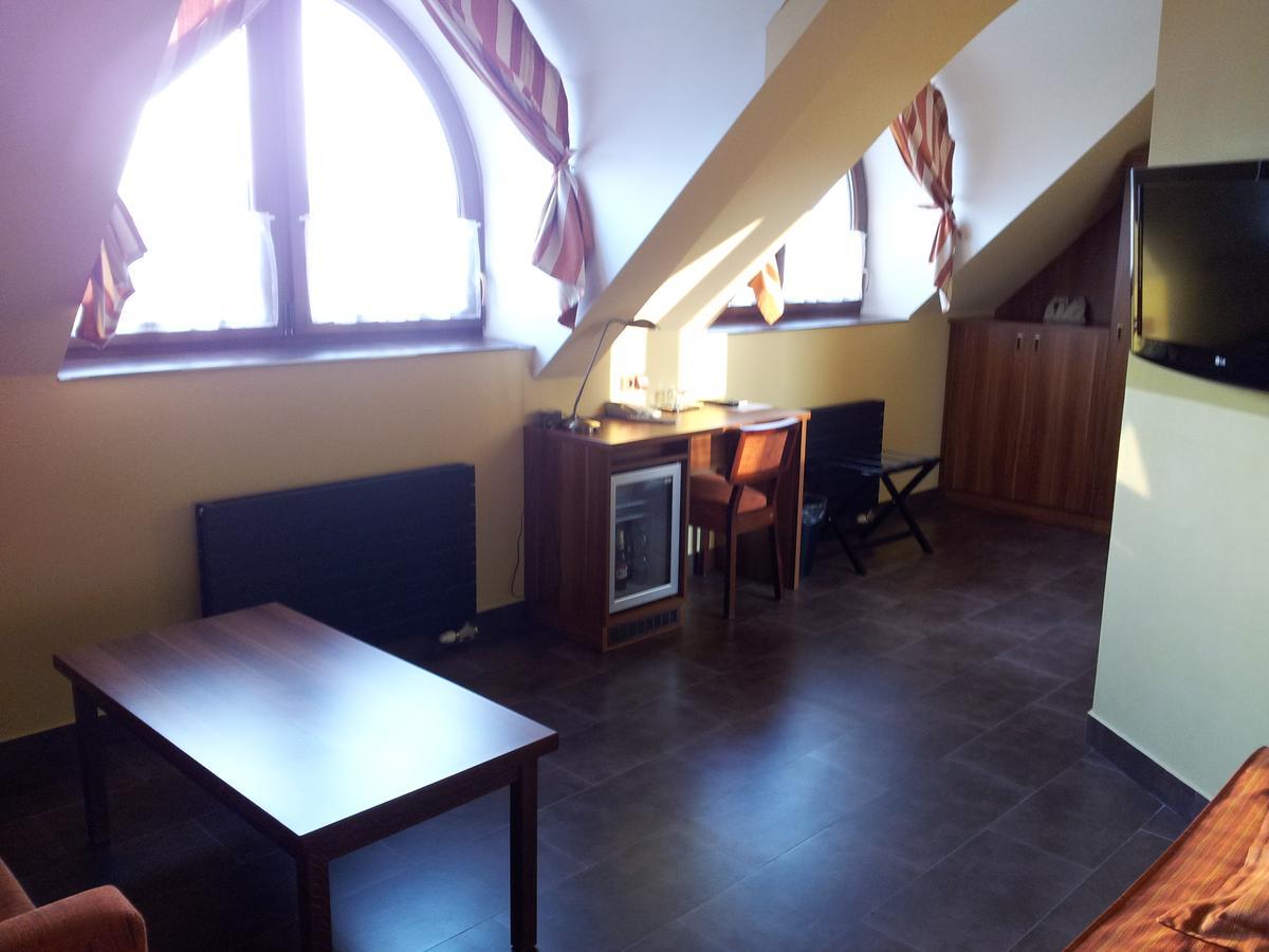 Hotel Vinopa Hustopeče 外观 照片
